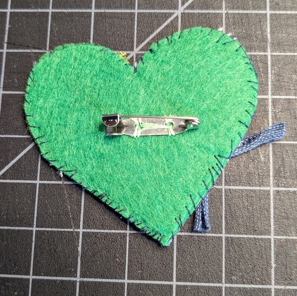Upcycled Be Kind Heart Pin - Picture 3 of 4